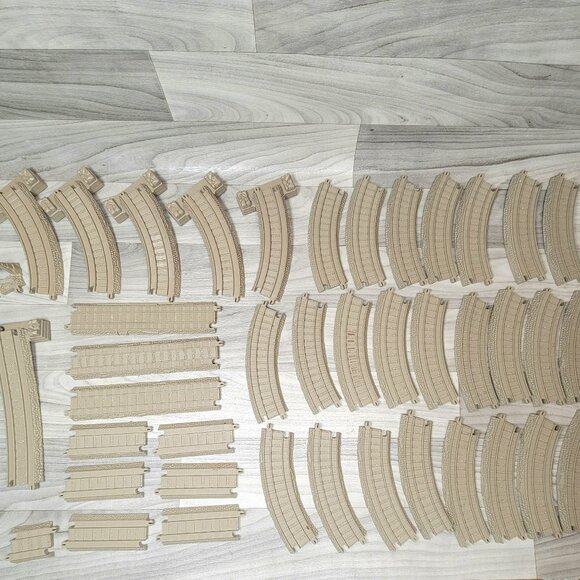 Gullane (Thomas) Limited 2009 TrackMaster Train Track LOT of 41 Pcs Tan Mattel - Picture 1 of 10